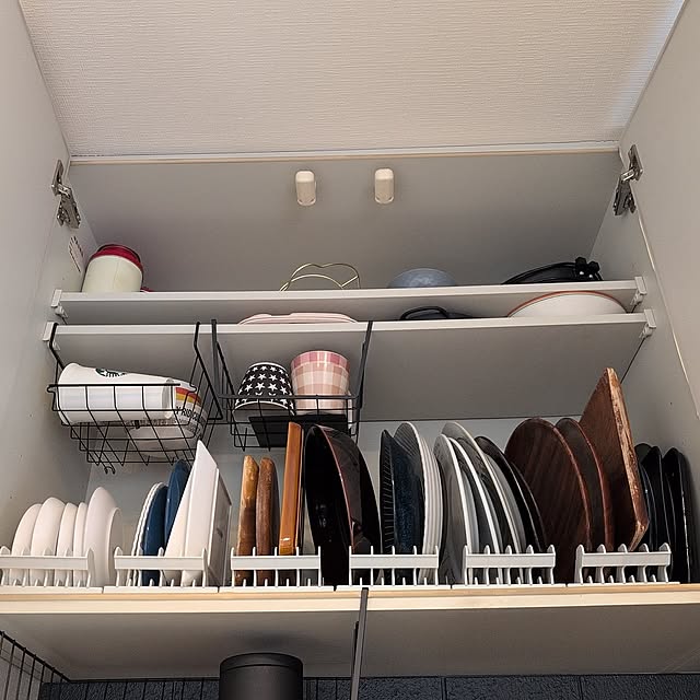 Kitchen,キッチン収納,セリア,セリア購入品,ディッシュプレート,吊り戸棚,吊り戸棚収納,お皿,お皿収納 lovepeaceの部屋