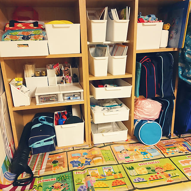 あふれる学用品がすっきり 見栄えよく使いやすい収納実例 Roomclip Mag 暮らしとインテリアのwebマガジン