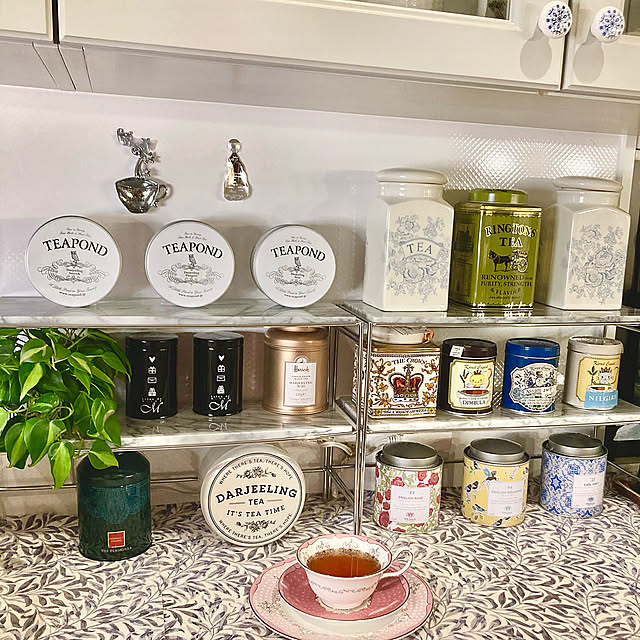 TEA POND,ティーポンド,プシュケローズ,ペニンシュライブニングティー,アーリア農園,フグリ農園,シーヨック農園,リントンゴールド,アッサム,ディンブラ,ニルギリ,ハロッズ,ウイッタード,ハフキンス,バーレイ,ティーキャディスプーン,左半分はダージリン,ダージリン,リーフティー,紅茶缶,お茶好き,紅茶の時間,紅茶党,紅茶のある暮らし,紅茶,ウェッジウッド,お茶にしましょう,Kitchen,紅茶好き,teapond bonobono54の部屋