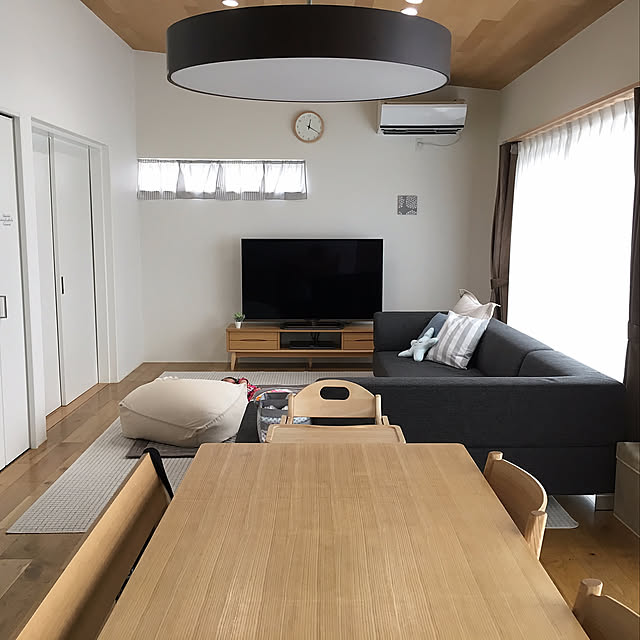 Overview,ウニコ ダイニングテーブル,リビングダイニング,シンプル,ニトリ,ファニチャードームのソファー,ウニコ　テレビボード,60インチTV,unico,ソファー,ビーズクッション,クッション SUZUの部屋