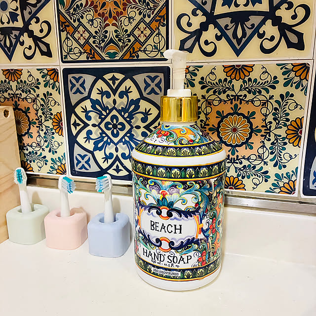 Bathroom,コストコハンドソープ,リピート買いアイテム,カラフル,DIY,カフェ風,トリコロール,タイル貼り,マンション暮らし,100均 yumizoの部屋