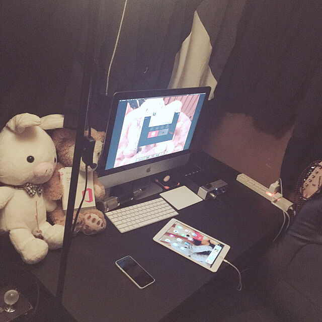 My Desk,Macのある部屋,デスク周り,間接照明のある部屋,iMac,自分スペース nemuの部屋