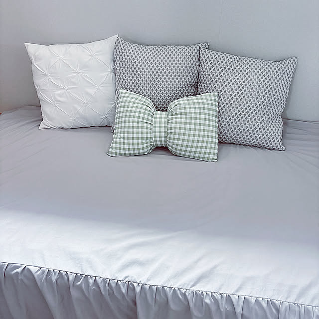 Bedroom,グレー,500円商品,THREEPPY,スリーピー,ホワイトインテリア,ホワイト,リボン型,リボン,クッションカバー,クッション,ファブリックアイテム,グリーン,インテリア,100均,夏,平屋,ひとり暮らし,平屋暮らし tomatoの部屋