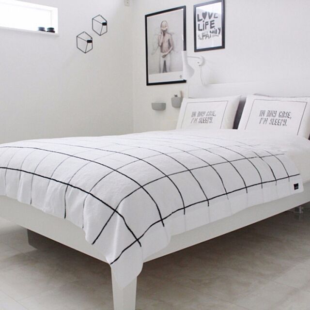 Bedroom,sisdesign MONOTONE,白黒グレー,シンプルインテリア,モノトーン　,MONOTONE,白黒ベッドルーム monosisの部屋