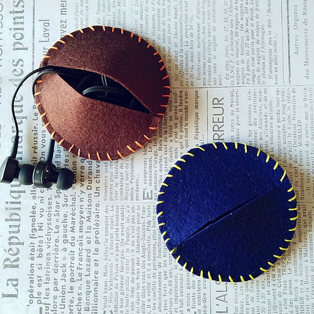 My Desk,シンプルな暮らし,手作り,イヤホンケース,フェルト,100均,裁縫 waniwaniの部屋