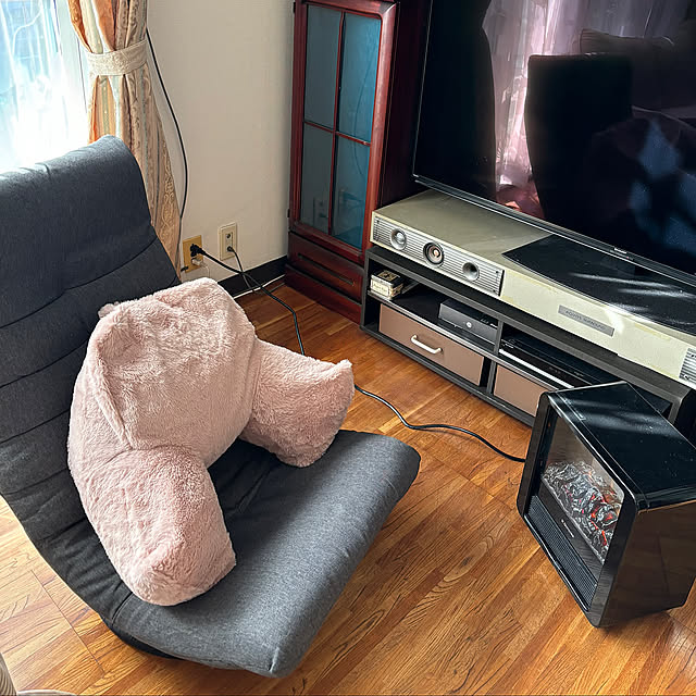 Lounge,あったかグッズ,リラックスタイム♪,レストクッション,抱き枕としても優秀,肘掛けクッション,うつ伏せ寝クッション,枕がわりクッション,ぬいぐるみみたいな肌触りクッション syutmmの部屋