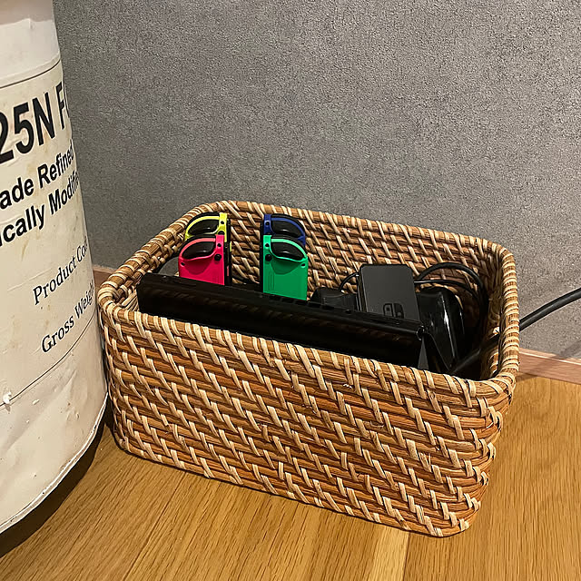 ラタンバスケット,スイッチ隠し,スイッチ収納,Switch置き場,Switch収納,ナチュラルインテリア Y33355の部屋