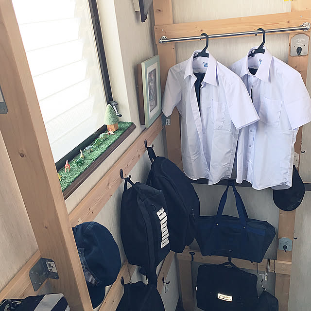 通学カバン収納,制服収納,壁面収納,DIY初心者,すっきり,子供と暮らす。,ディアウォール,2世帯,子供4人,3階建て,On Walls eikoの部屋