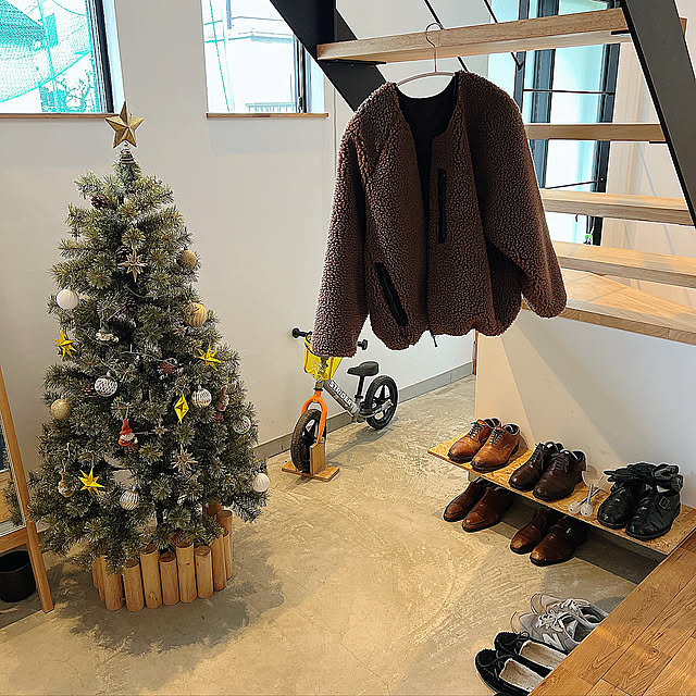 注文住宅,アルザスツリー,アルザスツリー150㎝,アイアン手摺,土間,クリスマスツリー,お気に入りの場所,スケルトン階段,土間のある暮らし,広い玄関,Entrance ss.my_homeの部屋