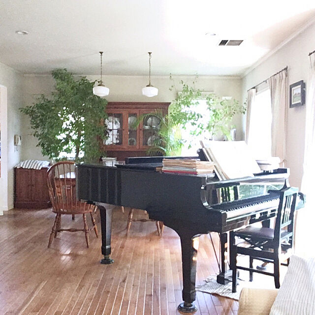 Overview,観葉植物,グリーンのある暮らし,ナチュラル,カントリー,ダイニング,グランドピアノ,ピアノに映る景色 Claraの部屋
