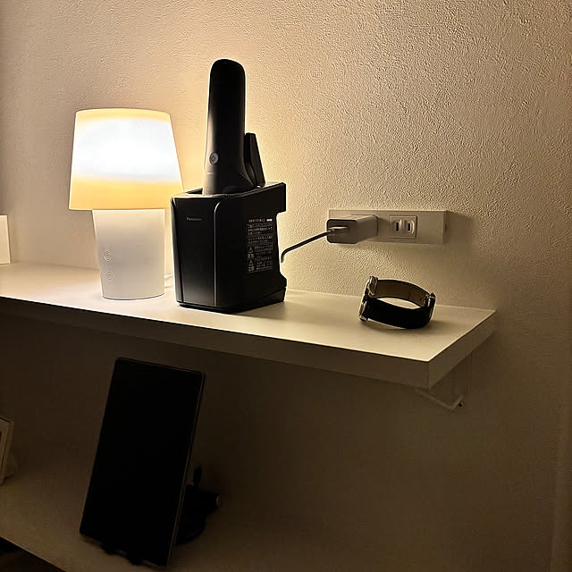 Bedroom,アロマランプ,ランプの灯り,ランプ,コンセントの位置,コンセント位置高め,コンセント yoriの部屋