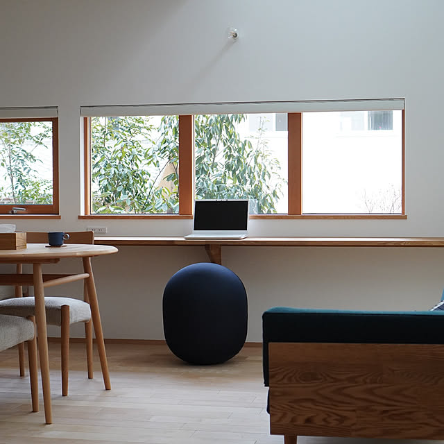 Lounge,バランスボール,エクササイズ,mallow,アンドメディカル,ナチュラル,北欧,カフェ風,窓,注文住宅,庭,木製窓,ワークスペース kumako.ieの部屋
