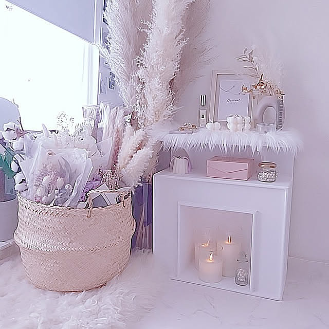 Lounge,海外インテリアに憧れて,賃貸マンション,安く可愛く♡,おしゃれで可愛く,マントルピース,いいね&フォローありがとうございます☆,いつもいいねやコメありがとうございます♡,小さなお部屋,1K,お洒落,ドライフラワーのある暮らし,ドライフラワー pinorinの部屋