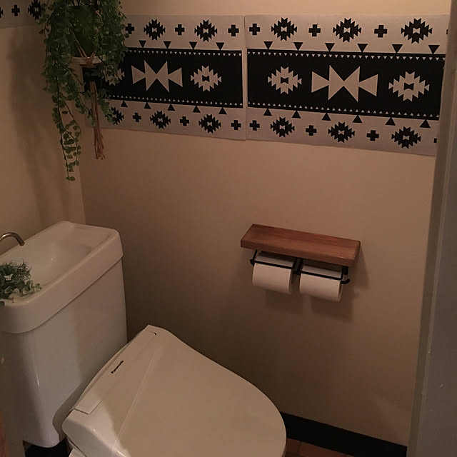 Bathroom,トイレットペーパーホルダー DIY,団地,団地部,団地　賃貸,古い団地,団地 DIY,ダイソーランチョンマット,アイアン×ウッド nonnokoの部屋