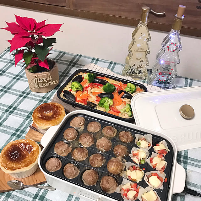 TV棚DIY,ポインセチア,クリスマス,BRUNO,ホットプレート,BRUNOホットプレート,RoomClipショッピング,ウエルカムクーポン,カルディ,Kitchen,モニター投稿 tararaの部屋