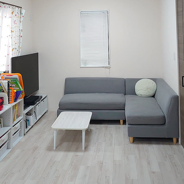Lounge,元和室,4.5畳,建売住宅,模様替えばっかり,模様替え中毒,模様替えしたい病！,子供と暮らす,こどものいる暮らし,リビング隣の和室,和室,建売り一戸建て,模様替え,ナチュラルインテリア,55インチテレビ,L字ソファ,カラーボックス,ニトリ kanayuの部屋