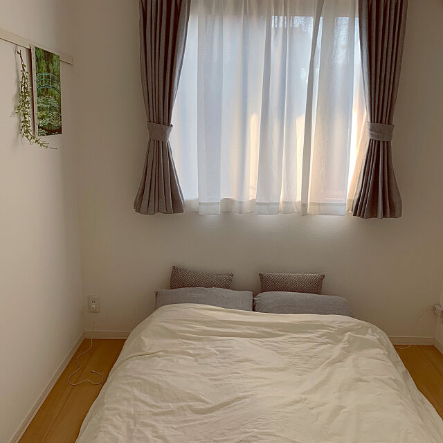 Bedroom,ニトリのカーテン,ニトリのマットレス,無印 まくらカバー,1LDK yumyumの部屋