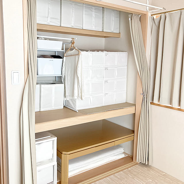 Bedroom,この春、買ってよかったもの,ナチュラル,IKEA,カーテン,和室,ニトリ,洋服収納,ラベリング,ベージュ,ホワイト,押入れ収納,断捨離,ジョイントマット,Daiso,こたつテーブル,建売住宅,布団収納,skubb,こどもと暮らす,スクッブ,ふすまを外す merutoの部屋