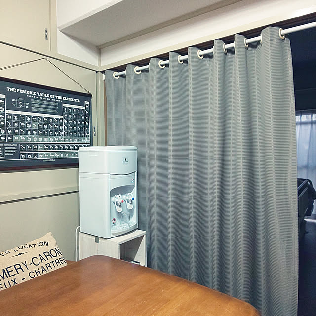Lounge,カーテン,団地,築30年団地,団地住まい,突っ張り棒にカーテン,突っ張り棒,遮光カーテン,ウォーターサーバー,突っ張り棒が落ちない君,落ちない君オススメ,団地のふすま,介護ベッド,賃貸インテリア,襖をカーテンに yuuu7712の部屋