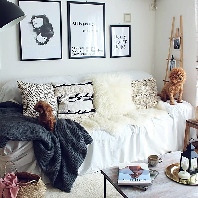 Lounge,モノトーンインテリア,H&M HOME,モノトーン,Boho Style,ホワイトインテリア,IGと同じpic！,白黒インテリア,北欧,IG→aaakee888,クッションカバー,北欧インテリア,モノクロ,海外インテリアに憧れる aaakee888の部屋