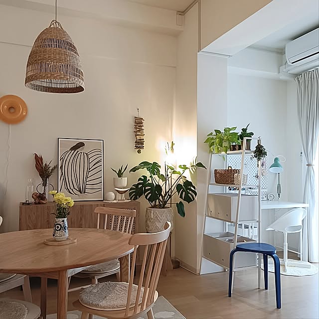 My Shelf,賃貸インテリア,賃貸,花のある暮らし,季節を楽しむ,築30年以上,ig→mika_room_2,IKEA,子どもと暮らす,RoomClipショッピングで買ったもの,ナチュラル素材,アートポスターのある暮らし,ソフィアリンド,シルレ,イベント参加 Mikaの部屋