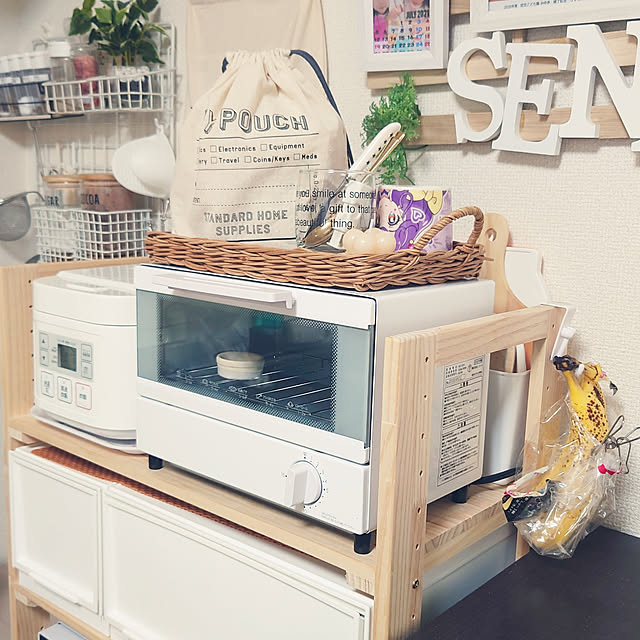 Kitchen,台所収納,2DK,アパート,子供のいる暮らし,トースター棚,トースターの上,炊飯器置き場,バナナスタンド,朝食セット,3COINS雑貨,ニトリ,ナチュラル,フェイクグリーン,雑貨,キッチン収納,見せる収納,巾着袋,パン収納 yunaの部屋
