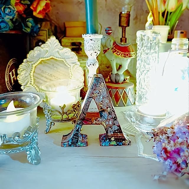 Bedroom,ハンドメイド 春,コメントスルーで大丈夫です♡,アルファベットオブジェDIY,ハンドメイド,レジン,いつもありがとうございます♡,botanical,賃貸でも楽しく♪,mix style,ドライフラワー,デコパージュ,いいね、フォロー本当に感謝です♡ kyooonの部屋