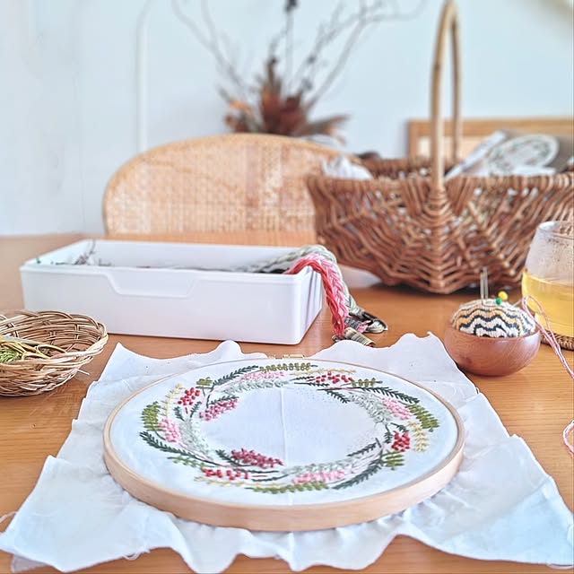 季節を楽しむ暮らし,モニター応募投稿,ひとり暮らし,刺繍,セリア刺繍キット,2024.2.12,モニター応募用なのでスルーして下さい♡,My Desk,刺繍パネル,刺繍リース YuriYuriの部屋