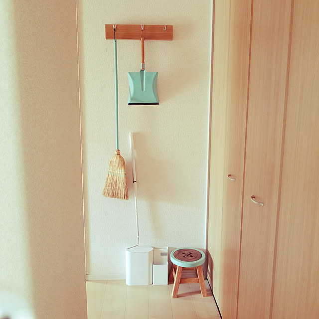 On Walls,掃除は苦手です •́ε•̀٥,掃除しやすく,2階廊下,ズボラこのやり方が一番あってる,無印良品 壁に付けられる家具,やっと片付けた,せまくても諦めない！,こどもと暮らす Yuhoの部屋