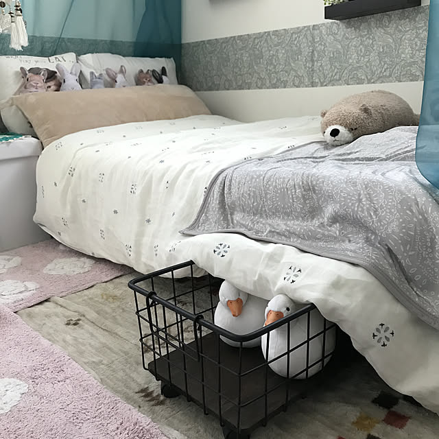 子供部屋,フェリシモ,うさぎのロングクッション,アヒルのポーチ,ニトリ,キャスター付きバスケット,隙間活用,ベッド下収納,かわいい,女の子の部屋,可愛いが好き bonapetiの部屋