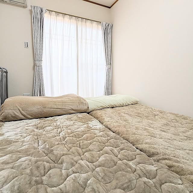 Bedroom,カーテン,ニトリ,寝具,子どもと暮らす,あったかグッズ,見てくださってありがとうございます,Nウォームは暖かい。,川の字で寝る cochonの部屋