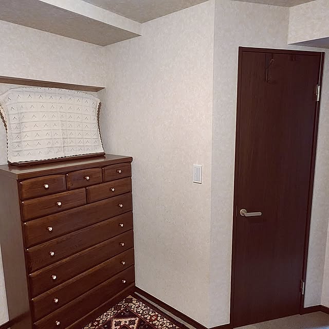Bedroom,捨て活,寝室です。,無理せずぼちぼちと♪,寝室の鏡、布を被せてます。,亡き母が作った孫のおくるみ,これは捨てられません,お見せ出来る状態になったら、投稿しますね,50代後半の暮らし,マンション暮らし,小綺麗に暮らしたい,私らしく♡ takoの部屋