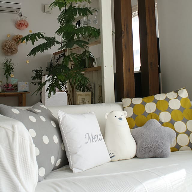Bedroom,クッションカバー,クッション,ニトリ,春が待ち遠しい,ドット柄 comiriの部屋