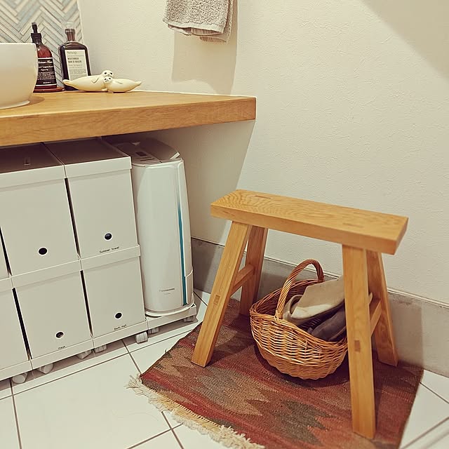 Bathroom,無印良品,スツール,北欧雑貨,ギャッベ,イソップ,藤かご,無印良品 ファイルボックス,無印良品ベンチ,ヘリンボーンタイル,スコープ タオル,リサ・ラーソン アザラシ haruの部屋