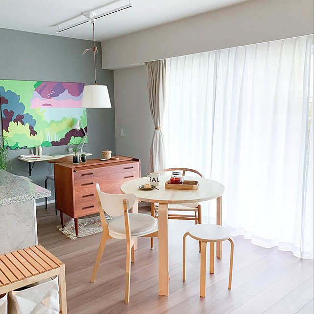 マンションインテリア,ふたり暮らし,すっきり暮らす,マンション暮らし,心地よい暮らし,ファブリックパネル,ダイニングテーブル,ダイニング,DIY,Overview,丸テーブル Mikiの部屋
