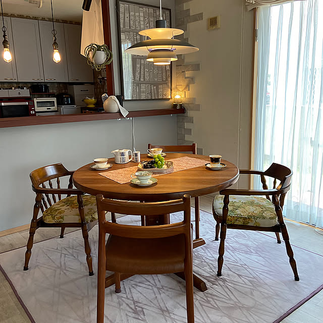 オープンキッチン,ノリタケ,ノリタケ カップ,ノリタケ コーヒーカップ,カリモク,カリモクチェア,円形テーブル,円形ダイニングテーブル,ルイスポールセン ph5,ダイニングセット,DIY,ミッドセンチュリー,北欧,エコカラット,アクセントウォール,ヴィンテージ,北欧ヴィンテージ,セルフリノベーション,ラフクォーツライトグレー,My Desk aizoUの部屋