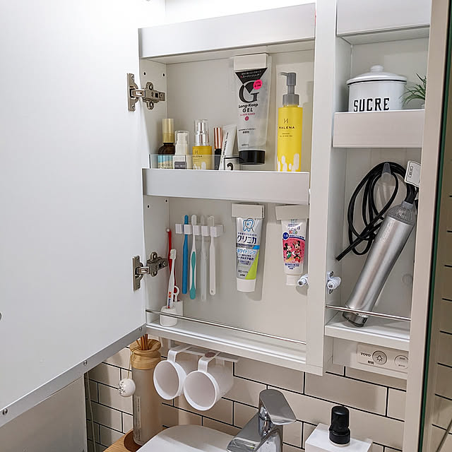 Bathroom,100均,浮かせると掃除が楽,浮かせる収納,くらしを整える,暮らしを整える,暮らし,いいね！押し逃げばかりでごめんなさい。,暮らしを楽しむ,こどもと暮らす,すっきり暮らす,セリア収納,シンプルインテリア,シンプルな暮らし,セリア収納ケース,セリア,ホワイトナチュラル,マンションリフォーム,収納グッズ yamamaの部屋