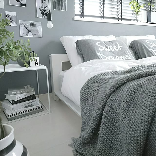 Bedroom,モノトーン,モノトーンインテリア,白黒,北欧,グレー,トレイテーブル,ピローケース,sisdesign MONOTONE,H&M HOME,オマジオシルバー mimi24の部屋