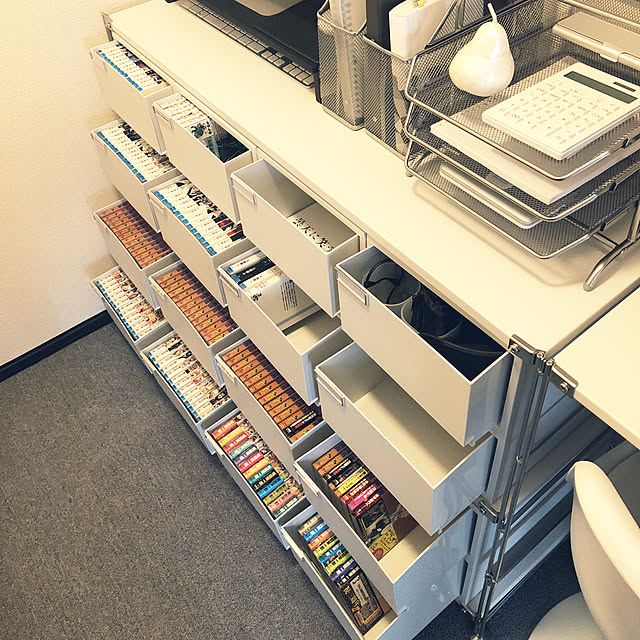 My Shelf,賃貸でも諦めない！,海外インテリアに憧れる,IKEA,一人暮らし,1K,ディスプレイ,モノトーン,mon・o・tone,無印良品,棚の中まで綺麗にしたい,シンデレラフィット,書類収納,Apple製品,ニトリ,クローゼットの中,オタク部屋,漫画収納,ユニットシェルフ,ユニットシェルフ 無印良品 ixumiの部屋