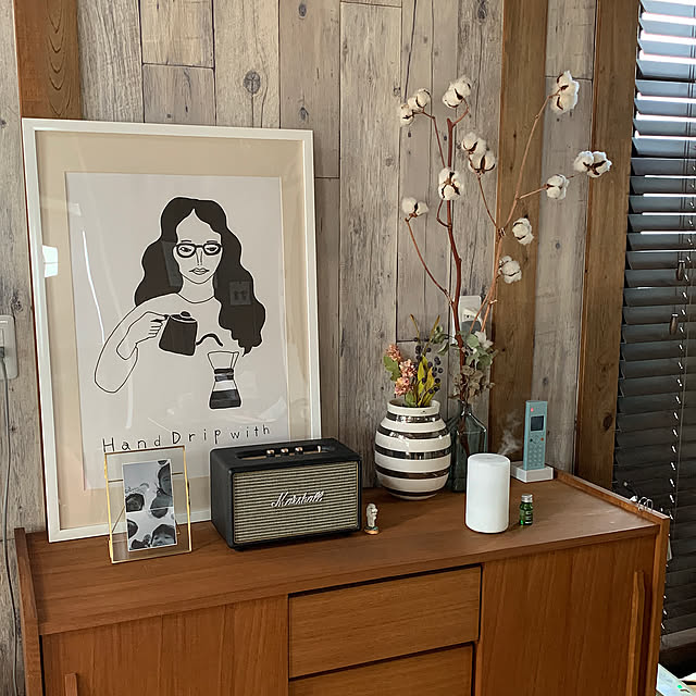 マーライオン,KAHLER,コットンフラワー,Marshall Speaker,アートポスター,アロマオイル,アロマディフューザー,無印良品,サイドボード,My Shelf cheppyの部屋
