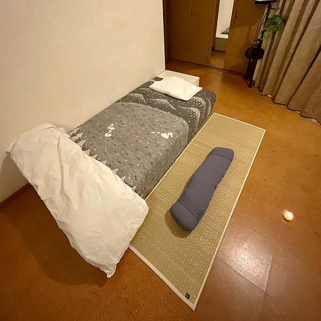 Bedroom,ブランケットのあるお部屋,クリッパン,ミナペルホネン,北欧モダン,ナチュラル,ヒコラー,ジャパンディ,イケヒコヨガマット,シンプルナチュラル,ベッド Yukinoの部屋