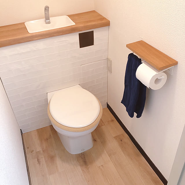 リメイクシート木目調,壁紙屋本舗さん,トイレットペーパーホルダーの交換,ダイソーのカラーボード,突っ張り棒,タンクレス風トイレ,団地 賃貸,こどものいる暮らし,団地,Bathroom,レンガ柄壁紙,たくさんの保存ありがとうございます♡,現状回復OK,クッションフロア,簡単DIY,社宅,古い団地,賃貸,子どものいる暮らし b4Nの部屋