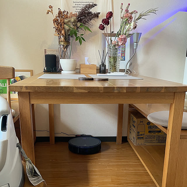 T800,lefant,お掃除ロボット充電ステーション,お掃除ロボットの選び方,お掃除ロボットの置き場所,お掃除ロボット,ロボット掃除機,木製テーブルベンチ,ダイニングテーブル,Lounge sakの部屋