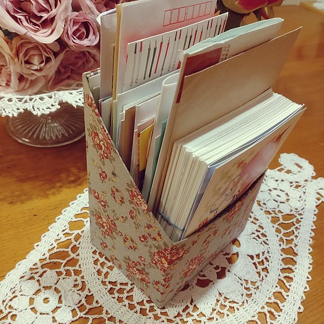 My Desk,SDGs,ナチュラル,ハンドメイド,手作り,パッチワーク,レース編み,手編み,編み物大好き,カントリー好き♥,年賀状収納,ティッシュケース,空き箱リメイク Hujikoの部屋