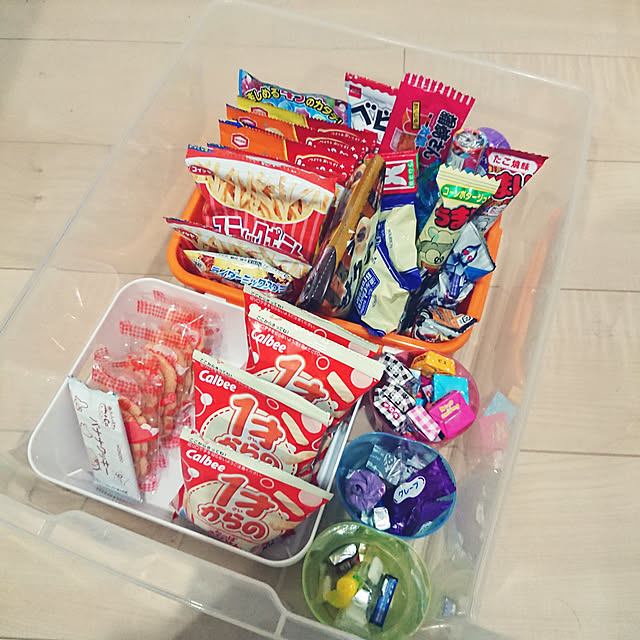 Kitchen,引き出し,引き出しの中身,お菓子,お菓子入れ,コップを仕切りにつかう,収納,お菓子の収納 KANAの部屋