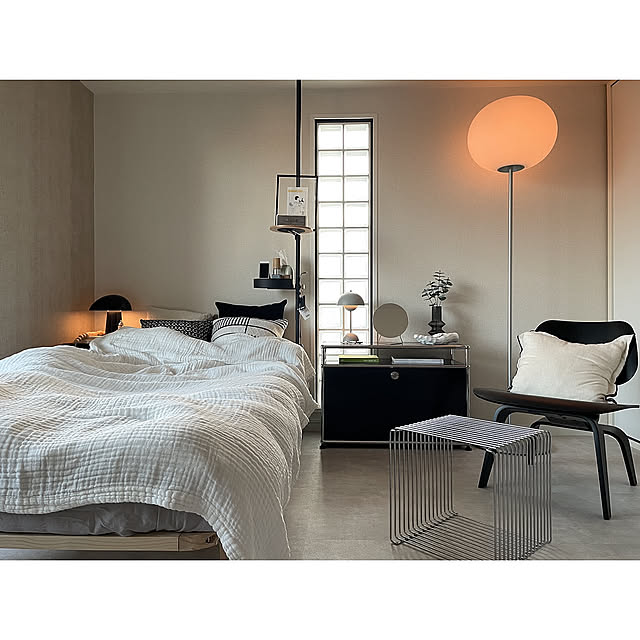 Lounge,間接照明,一人暮らし,1K,Fritz Hansen,USMハラー,FLOS,LCW,賃貸インテリア,hermanmiller,FLOWERPOT,MONTANA,MOEBE,DRAW A LINE,globall,VP9,andtradition,NIGHT OWL,Panton Wire Kanoの部屋