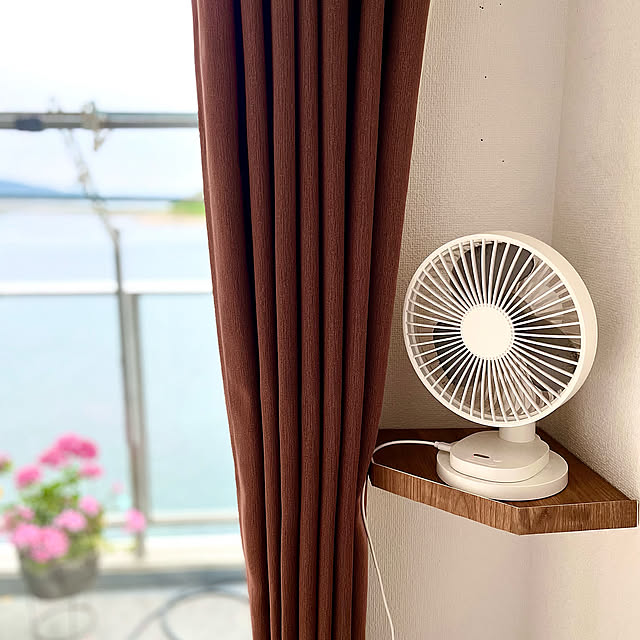 サーキュレーター,木のぬくもり,リメイクシート,コーナーラック,ダイソー,ベランダ,ゼラニウム,My Desk amの部屋