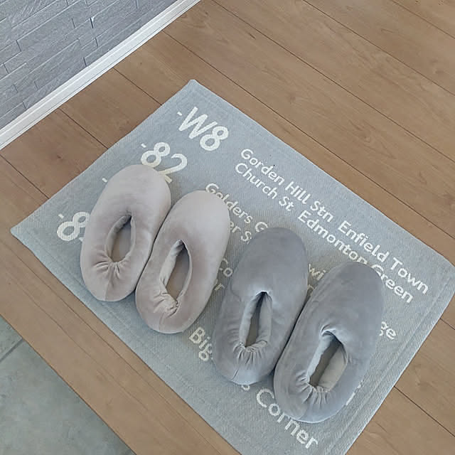 Bedroom,ルームシューズ,スリコ購入品,心地よい空間,きれいに保つ,3COINS,お気に入り,ゆっくり暮らす,モコモコ,スリコ,心地よい暮らし,モコモコスリッパ,スリッパ,エコカラット,玄関マット tan5の部屋