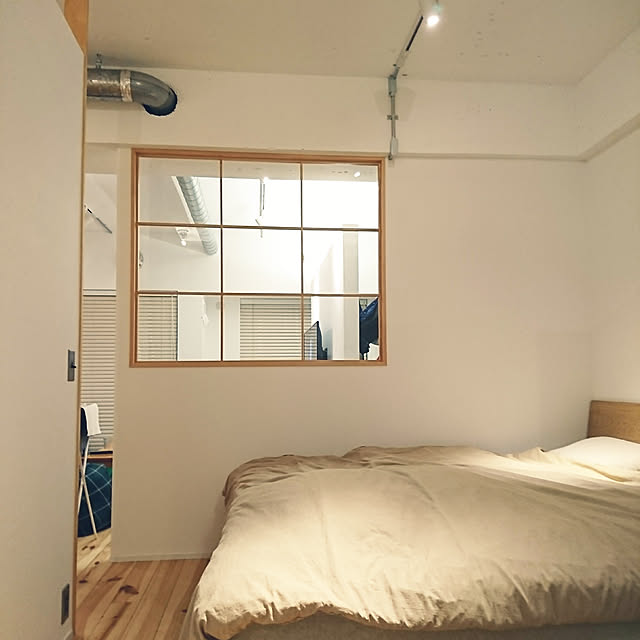 Bedroom,白,マンションリノベ,シンプル,リノベーション,塩系インテリア,無印良品,北欧,無垢の床,内窓,ナチュラルシンプル karinの部屋