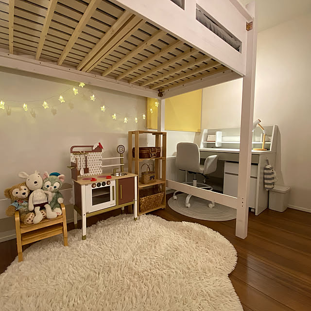 机下,デスクライト,ホワイトインテリア,子供部屋女の子,4.5畳の子供部屋,子供部屋,勉強机,ラグ,ロフトベッド,RoomClipショッピング,おうち見直しキャンペーン,Overview mynameisyuyu.の部屋